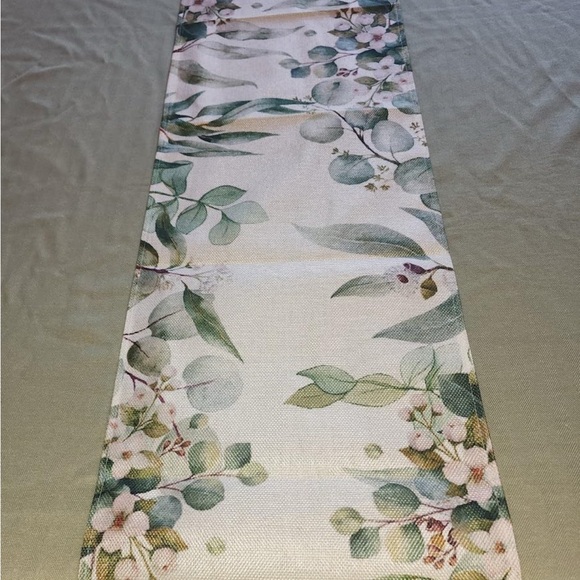 Table runner - Picture 2 of 4